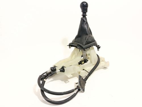 gear-lever-mitsubishi-outlander-ii-cw_w-2005-2006-2007-2008-2009-2010-2011-2012-36431956 main image