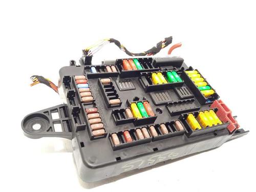 Used Fuse box Fuse box 15061403 15061403