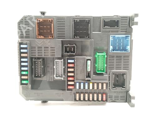 Fuse box CITROËN C4 Grand Picasso II (DA_, DE_) 1.6 HDi / BlueHDi 115 | BP27546788E1 - Image 2