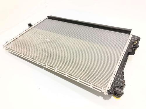 Used Water radiator Water radiator 37534778 37534778