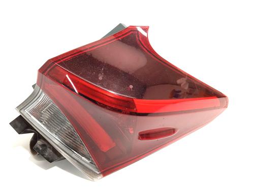 Used Right taillight TOYOTA AURIS (_E18_) 1.4 D-4D (NDE180_, NDE180R) (90 hp) 18270411