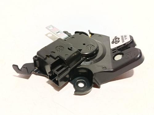 Bagklap lås Bagklap lås MAZDA 3 Saloon (BP_) 2.5 e-SKYACTIV-G (BP5S) (140 hp) 34440903 34440903