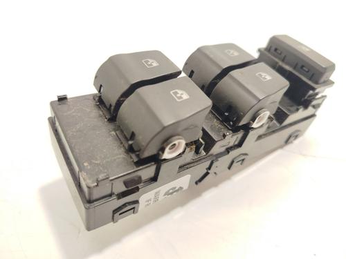 Used Left front window switch HYUNDAI i30 (PDE, PD, PDEN) 1.5 (110 hp) 23951779