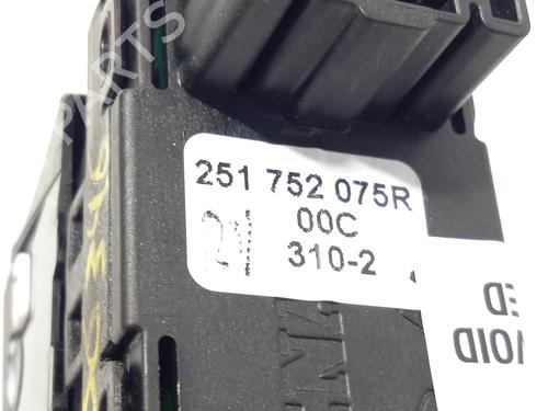 Switch RENAULT MEGANE IV Hatchback (B9A/M/N_) 1.3 TCe 140 (B9NB) | BP28153180I30 