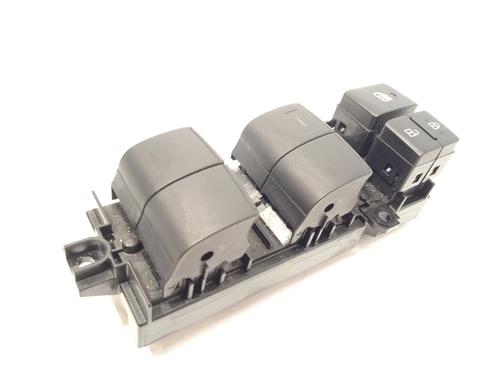 Used Left front window switch TOYOTA YARIS (_P21_, _PA1_, _PH1_) 1.5 (MXPA11) (125 hp) 23878893