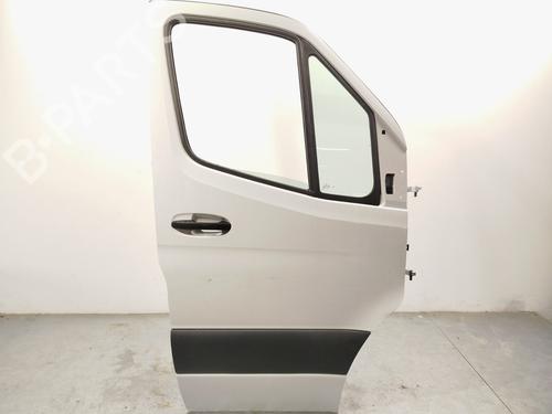 Used Right front door MERCEDES-BENZ SPRINTER 4-t Van (B907, B910) 419 CDI RWD (907.643, 907.645, 907.647) (190 hp) 31123925