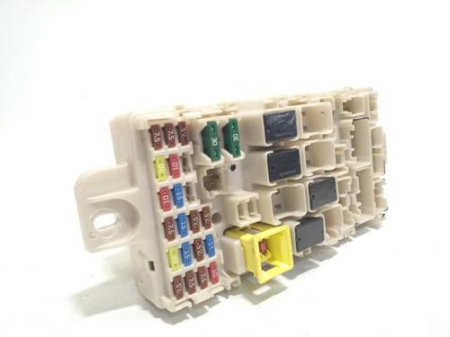 Used Fuse box Fuse box 7572904 7572904