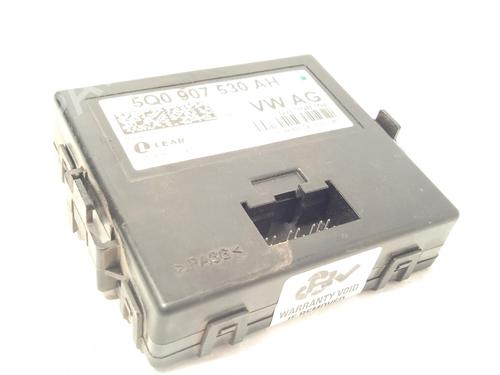 Used Electronic module SKODA OCTAVIA III Combi (5E5, 5E6) 2.0 TDI 4x4 (150 hp) 29527037