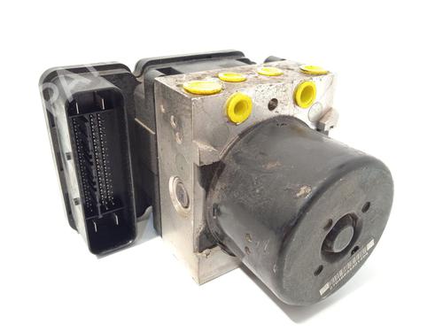 Used ABS pump VOLVO V40 Cross Country (526) D2 (114 hp) 26209522