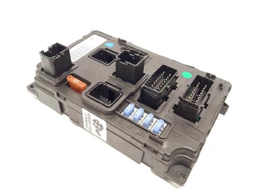 Used Fuse box Fuse box 10495133 10495133