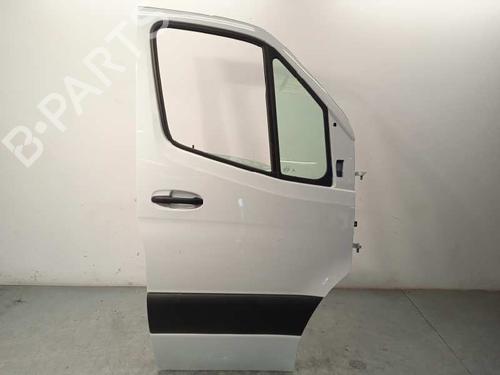 Used Right front door MERCEDES-BENZ SPRINTER 4-t Van (B907, B910) 419 CDI RWD (907.643, 907.645, 907.647) (190 hp) 26207816