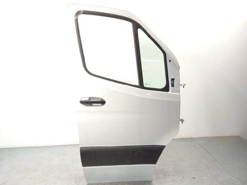 Used Right front door MERCEDES-BENZ SPRINTER 4-t Van (B907, B910) 419 CDI RWD (907.643, 907.645, 907.647) (190 hp) 26207997