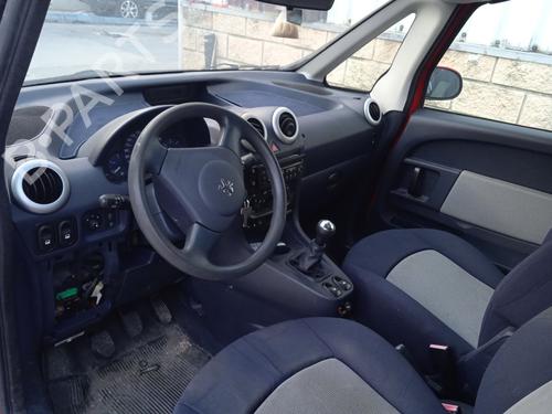 Left headlight PEUGEOT 1007 (KM_) 1.4 HDi | BP29402800C28