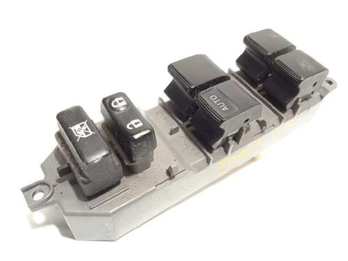 Used Left front window switch TOYOTA YARIS (_P13_) 1.5 Hybrid (NHP130_, NHP130) (101 hp) 12926112