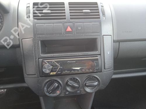 Left taillight VW POLO IV (9N_, 9A_) 1.2 12V | BP29473605C34