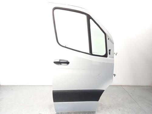 Used Right front door MERCEDES-BENZ SPRINTER 4-t Van (B907, B910) 419 CDI RWD (907.643, 907.645, 907.647) (190 hp) 26208047