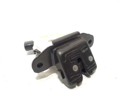 Used Tailgate lock TOYOTA COROLLA Hatchback (_E21_, _EA1_, _EH1_) 1.8 Hybrid (ZWE211) (98 hp) 10111348