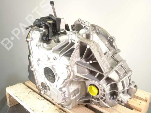 Gearbox MERCEDES-BENZ GLA-CLASS (X156) GLA 180 (156.942) | BP6477791M3 