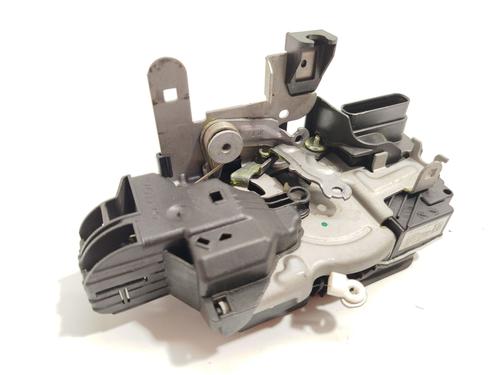 front-left-lock-volvo-v40-hatchback-525-2012-2013-2014-2015-2016-2017-2018-2019-23547360 main image