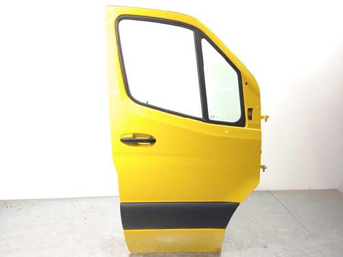 Used Right front door MERCEDES-BENZ SPRINTER 4-t Van (B907, B910) 419 CDI RWD (907.643, 907.645, 907.647) (190 hp) 26208027