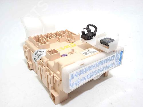 Used Fuse box Fuse box 17678606 17678606