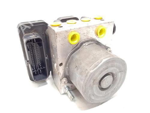 Used ABS pump MERCEDES-BENZ GLA-CLASS (X156) GLA 200 CDI / d (156.908) (136 hp) 10910443
