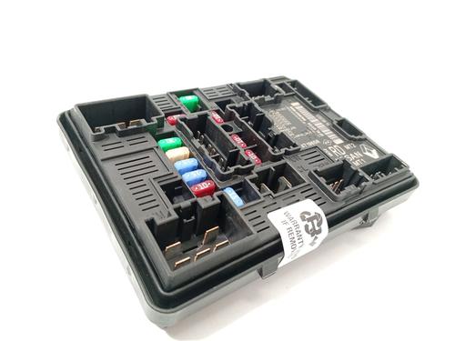 Used Fuse box Fuse box 32514898 32514898