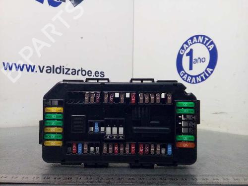 Used Fuse box Fuse box 2683517 2683517
