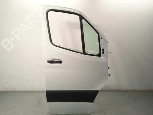 Used Right front door MERCEDES-BENZ SPRINTER 4-t Van (B907, B910) 419 CDI RWD (907.643, 907.645, 907.647) (190 hp) 26207789