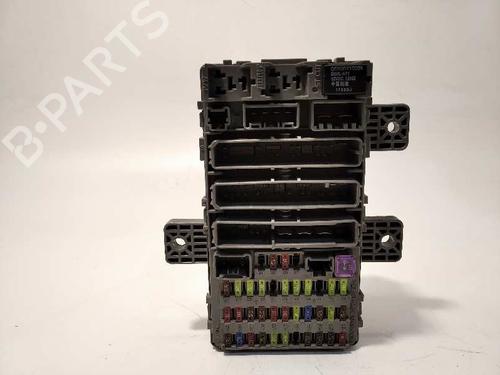 Used Fuse box Fuse box 4674586 4674586