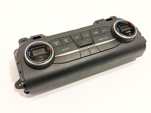Used Climate control Climate control 37418133 37418133