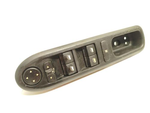 Left front window switch PEUGEOT 407 (6D_) 2.0 HDi 135 (6DRHRH, 6DRHRE, 6DRHRG, 6DRHRJ) 96468701XT | 6554ER