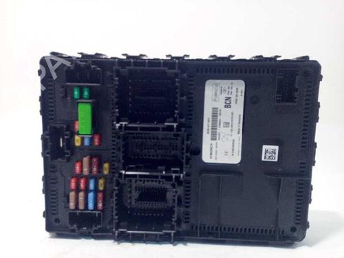 Used Fuse box Fuse box FORD ECOSPORT 1.0 EcoBoost (125 hp) 4639001 4639001