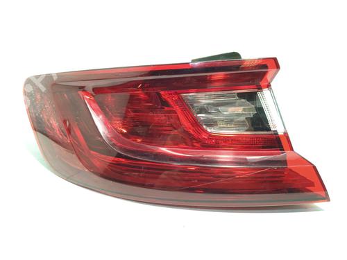 left-taillight-renault-megane-iv-hatchback-b9amn_-2015-32476017 main image