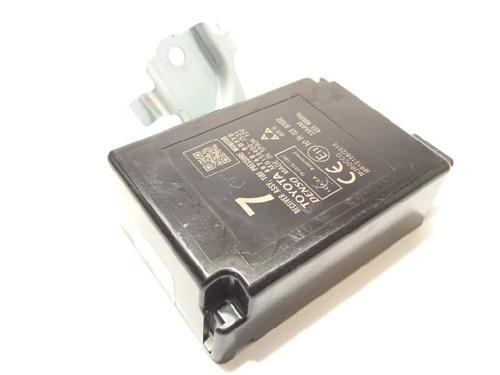 Used Electronic module TOYOTA YARIS (_P13_) 1.5 Hybrid (NHP130_) (101 hp) 15411743