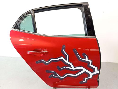 right-rear-door-renault-megane-iv-hatchback-b9amn_-2015-38016944 main image