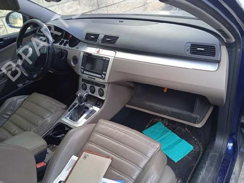 Left front fog light VW PASSAT B6 Variant (3C5) 2.0 TDI 16V | BP15800500C30 