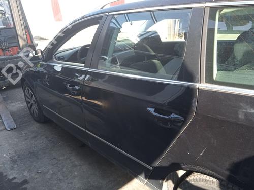 Right headlight VW PASSAT B6 Variant (3C5) 2.0 TDI 16V | BP28153166C29