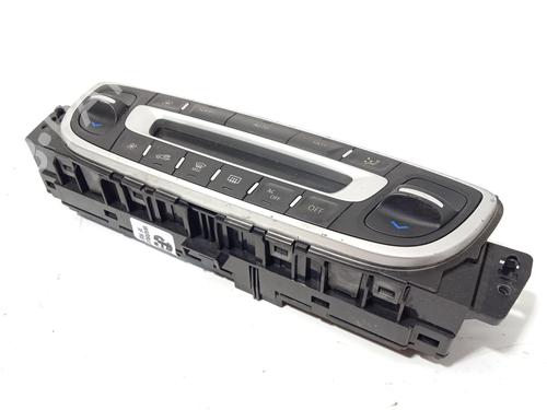 Climate control RENAULT MEGANE III Hatchback (BZ0/1_, B3_) 1.5 dCi | BP30353428I5 - Image 2