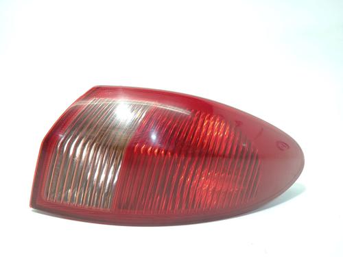 Right taillight ALFA ROMEO 147 (937_) 1.9 JTD (937.AXF1A, 937.BXF1A) 46556347