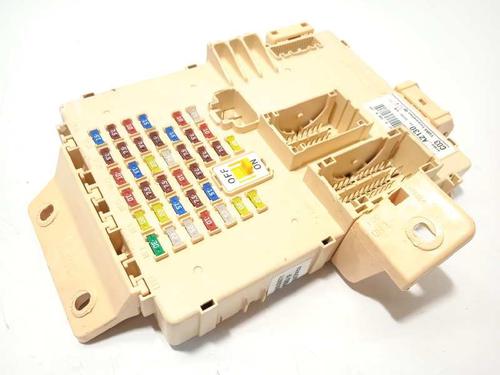 Used Fuse box Fuse box 10557569 10557569
