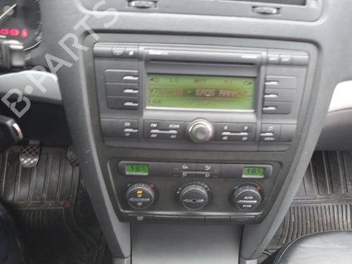 Left taillight SKODA OCTAVIA II (1Z3) 1.9 TDI | BP22779089C34