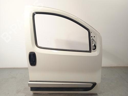 Used Right front door FIAT QUBO (225_) 1.3 D Multijet (225AXE1A, 225CXE1A, 225AXH1A, 225AXL1A,... (95 hp) 28726576