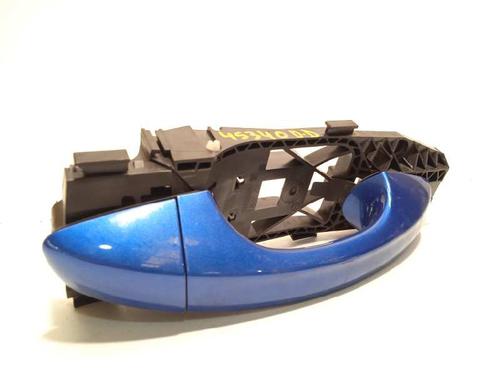 Used Front right exterior door handle Front right exterior door handle SKODA FABIA III (NJ3) 1.0 (75 hp) 8193334 8193334
