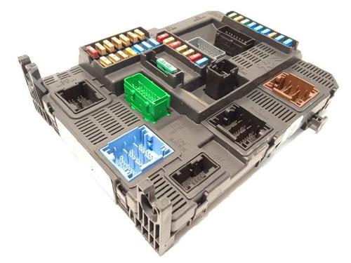 Used Fuse box PEUGEOT 208 I (CA_, CC_) 1.2 VTI 82 (82 hp) 8209592