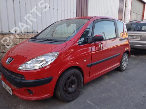 Left headlight PEUGEOT 1007 (KM_) 1.4 HDi | BP29402800C28