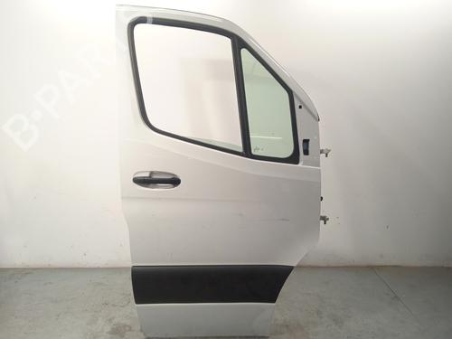 Used Right front door MERCEDES-BENZ SPRINTER 4-t Van (B907, B910) 419 CDI RWD (907.643, 907.645, 907.647) (190 hp) 26208906