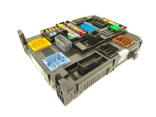 Used Fuse box Fuse box CITROËN C5 AIRCROSS (A_) 1.6 Hybrid (181 hp) 40121289 40121289
