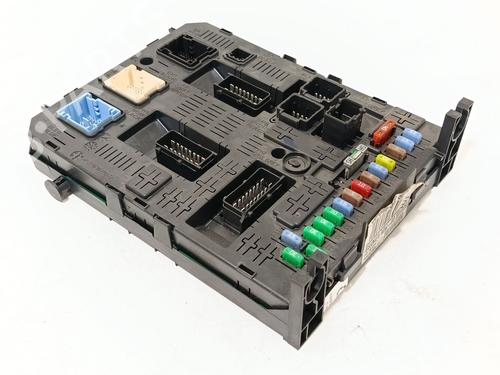 Used Fuse box Fuse box 36218738 36218738