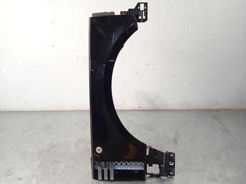 Used Right front fenders LAND ROVER RANGE ROVER III (L322) 4.4 4x4 (286 hp) 20689765